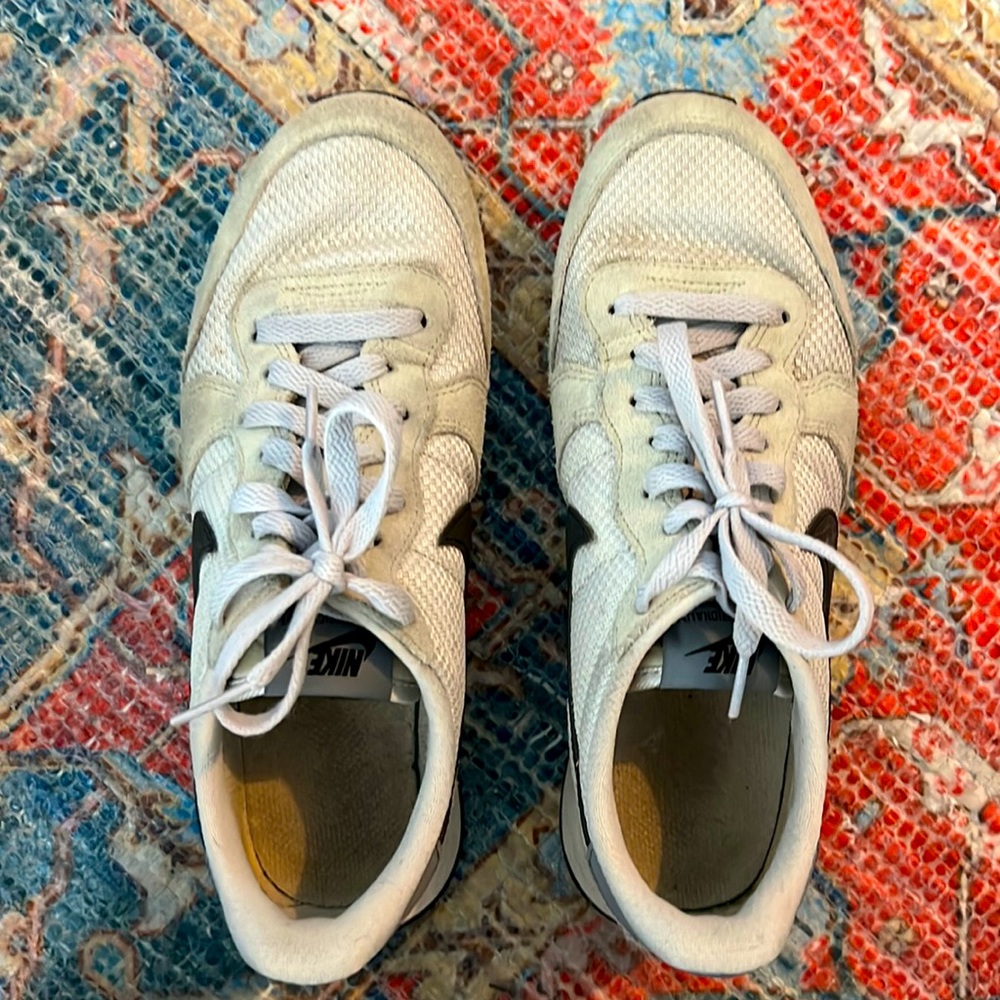 Nike Internationalist Size 8 (Women) - Beige/grey/black